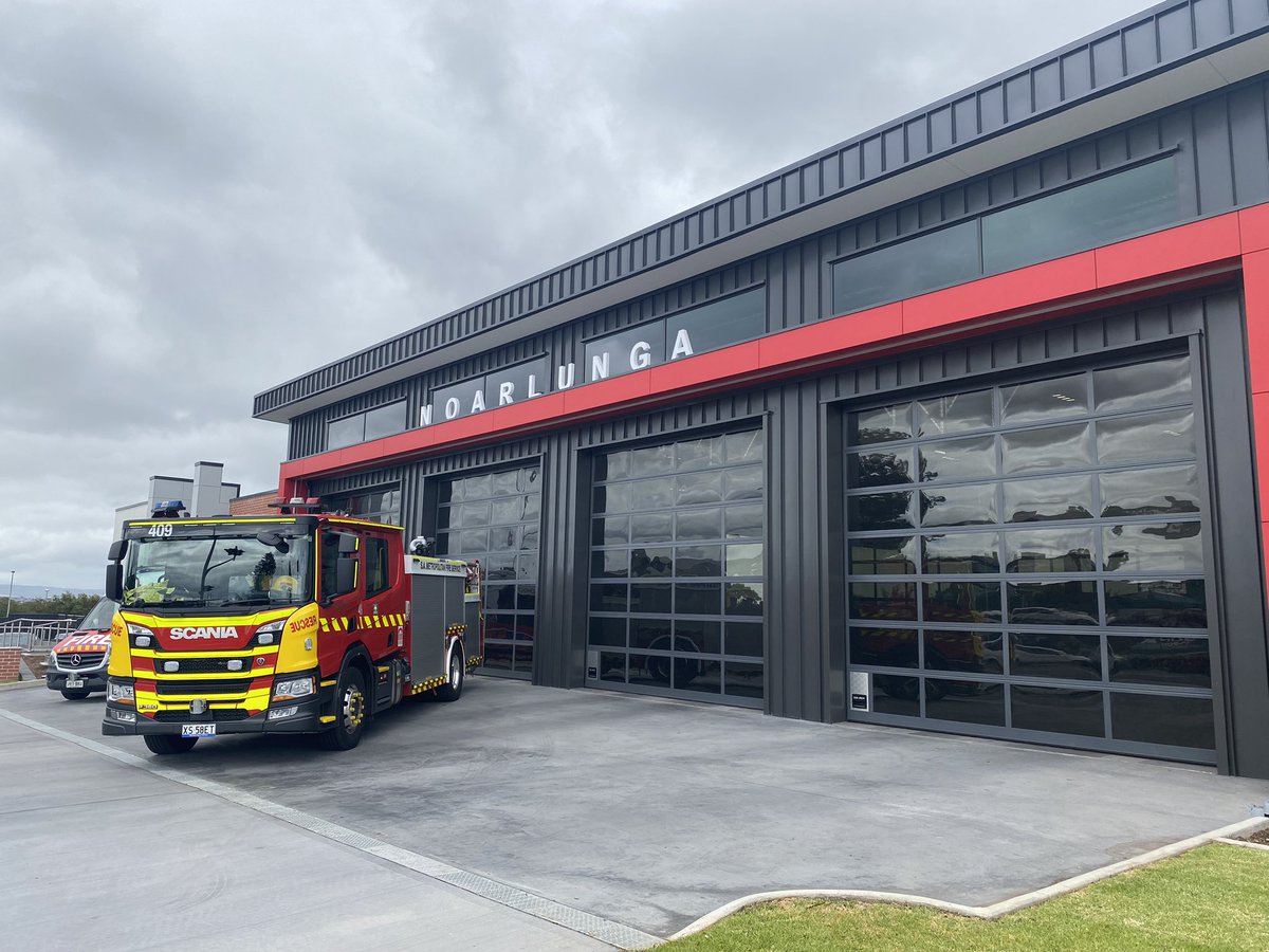 SA_MFS's tweet photo. Wonderful to welcome the brand new $9.75m #Noarlunga Command Fire Station.
Replacing former Christie Downs Fire Station which faithfully served the community for 45 years.
A place for all emergency services to train together & manage significant emergencies in Adelaide’s south. https://t.co/uyAaRznZgZ