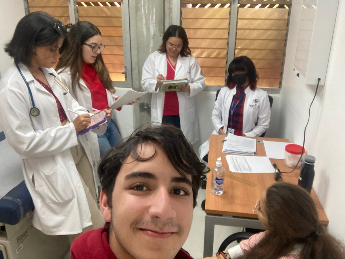 katy_yokis's tweet image. La Fundación Dominicana de Obesidad y Prevención Cardiovascular (#FUNDO) invita al “Día nacional de vestirse De Rojo” por la salud cardiovascular de la Mujer, en donde se hace un llamado a vestirse de Rojo.
🇩🇴 💃🏿❤️
#Germo
#DeRojoPorLaMujerRD
 #GoRedForWomen  
#PUCMM
🇩🇴 💃🏿❤️