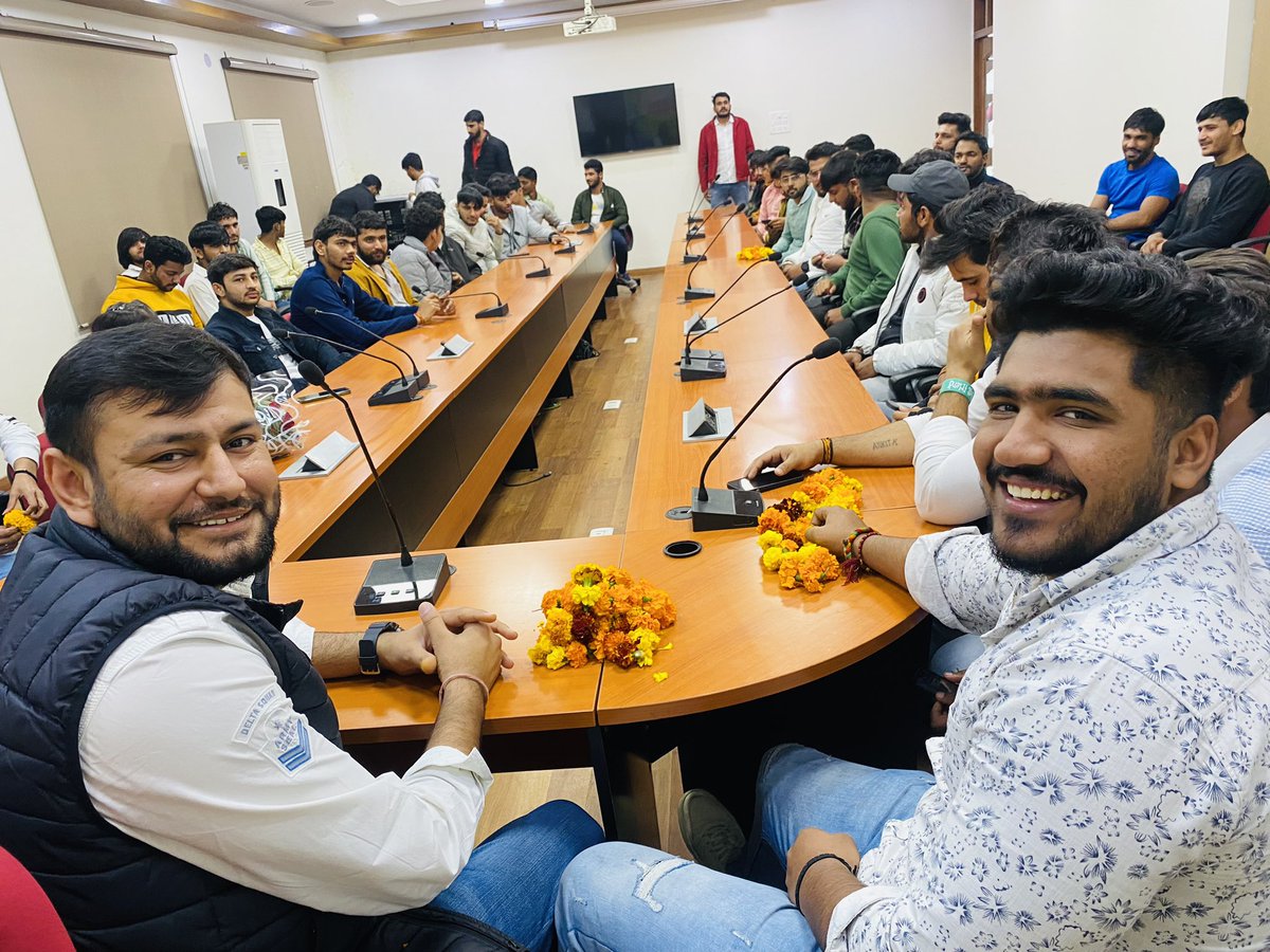 deepak_inso's tweet photo. आज बाबा मस्तनाथ यूनिवर्सिटी इनसो टीम द्वारा आयोजित छात्र सम्मेलन में मुख्यातिथि के रूप में शामिल हुआ । 
सभी छात्र-छात्राओं से संवाद कर उनकी समस्याओं को जाना । 
#DeepakMalik
@Dchautala @DVJChautala https://t.co/wNgAaAtzMZ