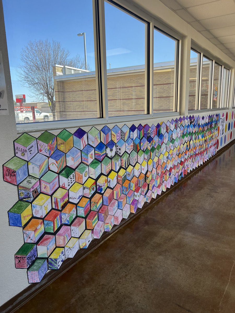 ARTClark3978's tweet photo. My art students were inspired by @ThankYouX to create this collaborative art piece for the breezeway @MilamMagnet @ECISD_FineArts @Dorothy0rtiz @michelleferrini @aaronhawley @ScottMuri #thankyouX https://t.co/aFFqVl25Df