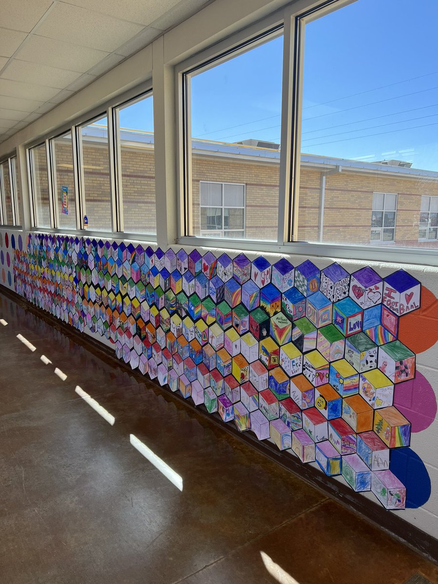 ARTClark3978's tweet photo. My art students were inspired by @ThankYouX to create this collaborative art piece for the breezeway @MilamMagnet @ECISD_FineArts @Dorothy0rtiz @michelleferrini @aaronhawley @ScottMuri #thankyouX https://t.co/aFFqVl25Df