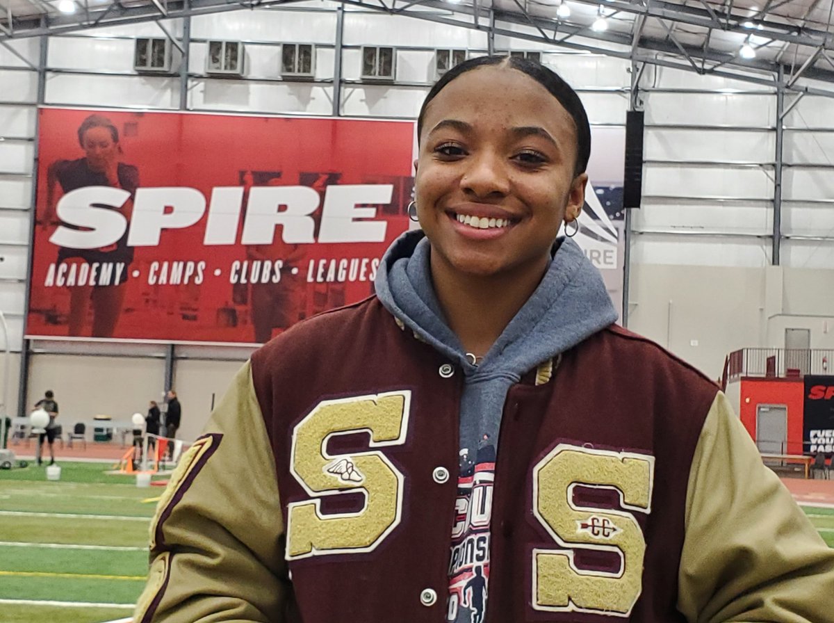 NEW SCHOOL RECORD!!!
Jayla Atkinson breaks her own record in the Indoor 400m dash with a 59.35!! 

#StowTrack #StowSpeed