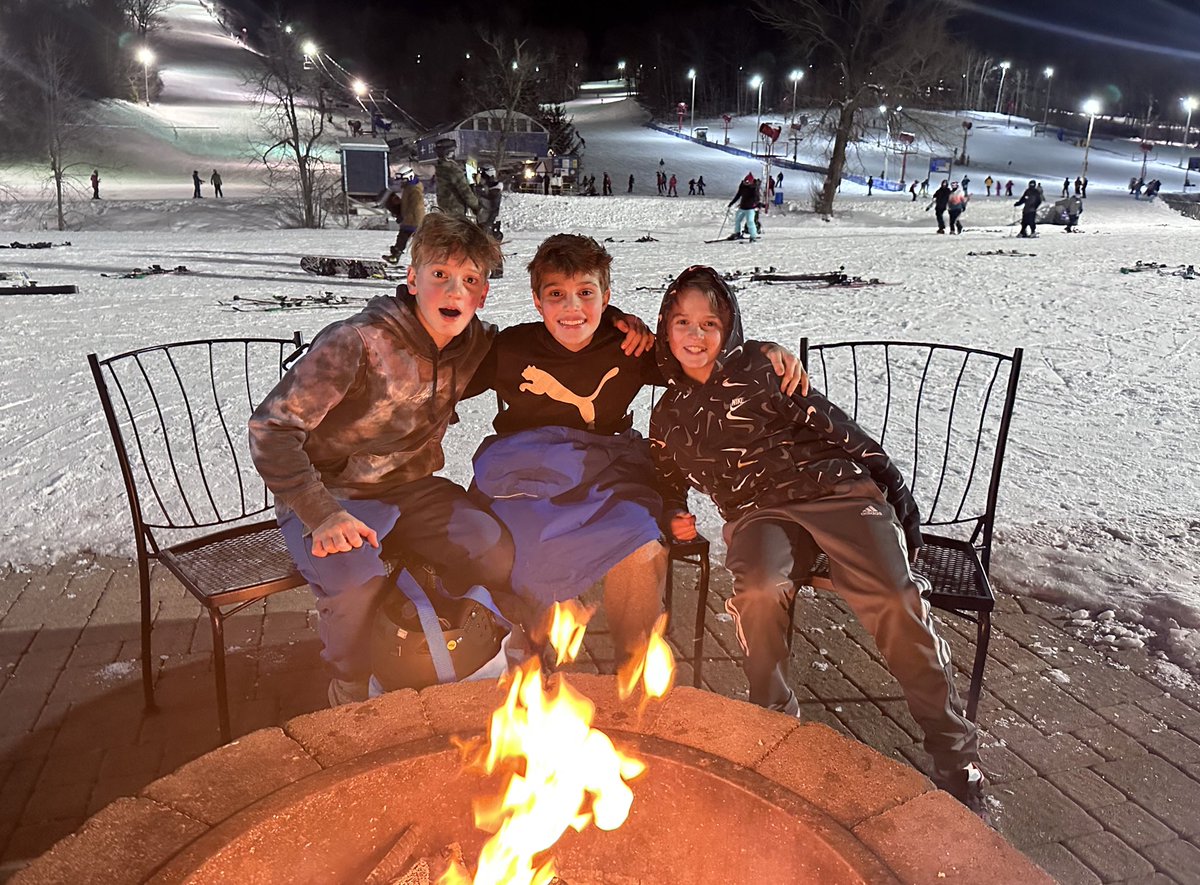 WHMS SKI &BOARD CLUB tweet media