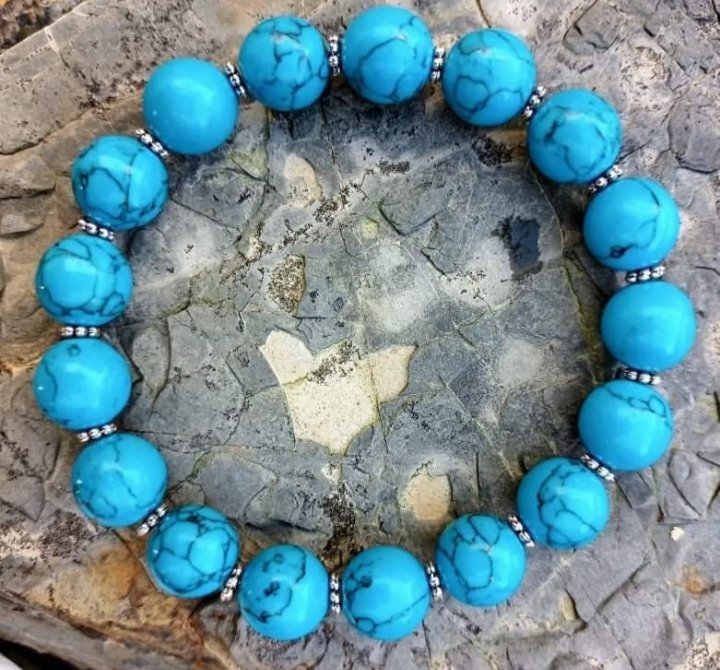ThatFellaCrafty's tweet photo. Don't even look unless you're cool and have great taste. Handmade 10mm simulated Blue Turquoise bracelet, looks so much more blue than in photo a really pretty bracelet suitable for boys, girls or others. #MHHSBD #UKGiftHour
#SupportSmallBusiness #EarlyBiz
https://t.co/nMylwuzadA https://t.co/T6MLOwiW8Q