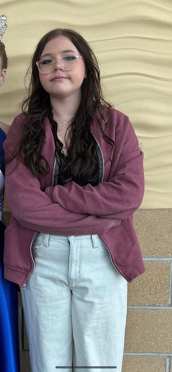 Hutchinson family missing their 12-year-old daughter. Family thinks she could be in Wichita or even further. 

m.facebook.com/story.php?stor…