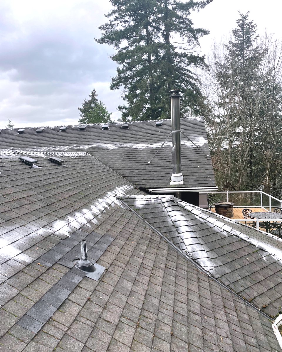 IbexRoof's tweet photo. Not all roofs are created equal! After seeing the issues with the previous installation, we decided to replace it. Now the property looks amazing!

#roofmaintenance #roofrepair #reroof #newroof #roofreplacement https://t.co/2KOnkqiwd4