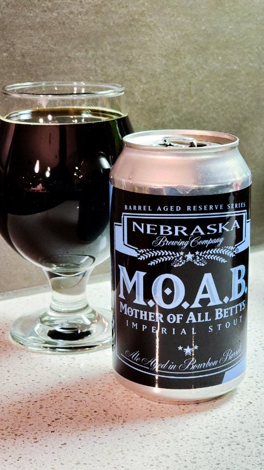ShoutLocal's tweet photo. Here is the 2021 MOAB from @nebraskabrewing .
.
It's a nice roasty barrel-aged stout. It's local and it's well done.
.
#Shoutlocal #localbeer #buyomaha #stout #beersofinstagram #beerme #cheers #reelvideo #reelsvideo #beergeek https://t.co/Zq5wQKiBix https://t.co/JLG2hHnPW6