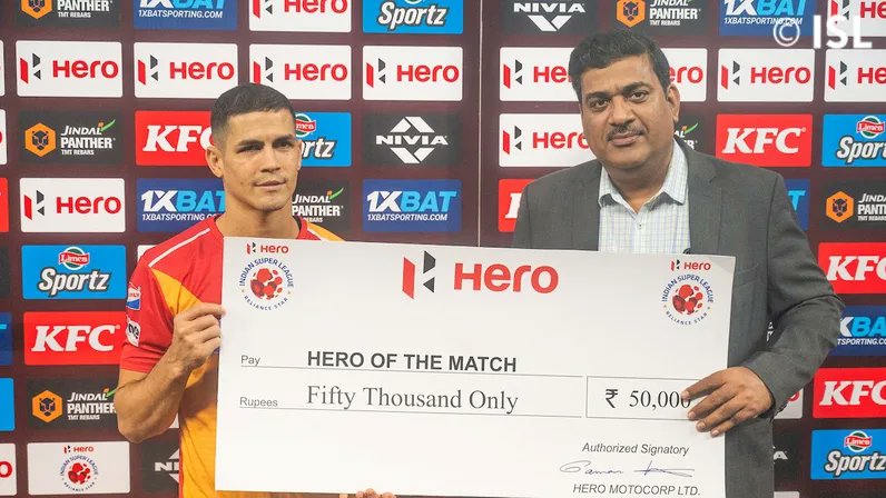 🇧🇷 Cleiton Silva became the first #EastBengalFC player to be awarded 3 Hero of the Match in the #ISL surpassing the likes of Bright, Pilkington, Matti & Debjit who all had bragged 2 awards each.

▪️BFC (a)
▪️BFC (h)
▪️KBFC (h)

#JoyEastBengal #LetsFootball #EBFCKBFC #আমাগোমশাল