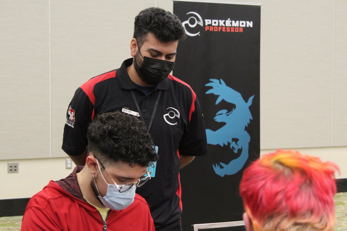ParanoidOddish's tweet photo. Had an awesome time meeting a bunch of amazing #PlayPokemon Professors today. Looking forward to seeing the team in action tomorrow :) ❤️🖤🤍 https://t.co/3iAq98JUmE
