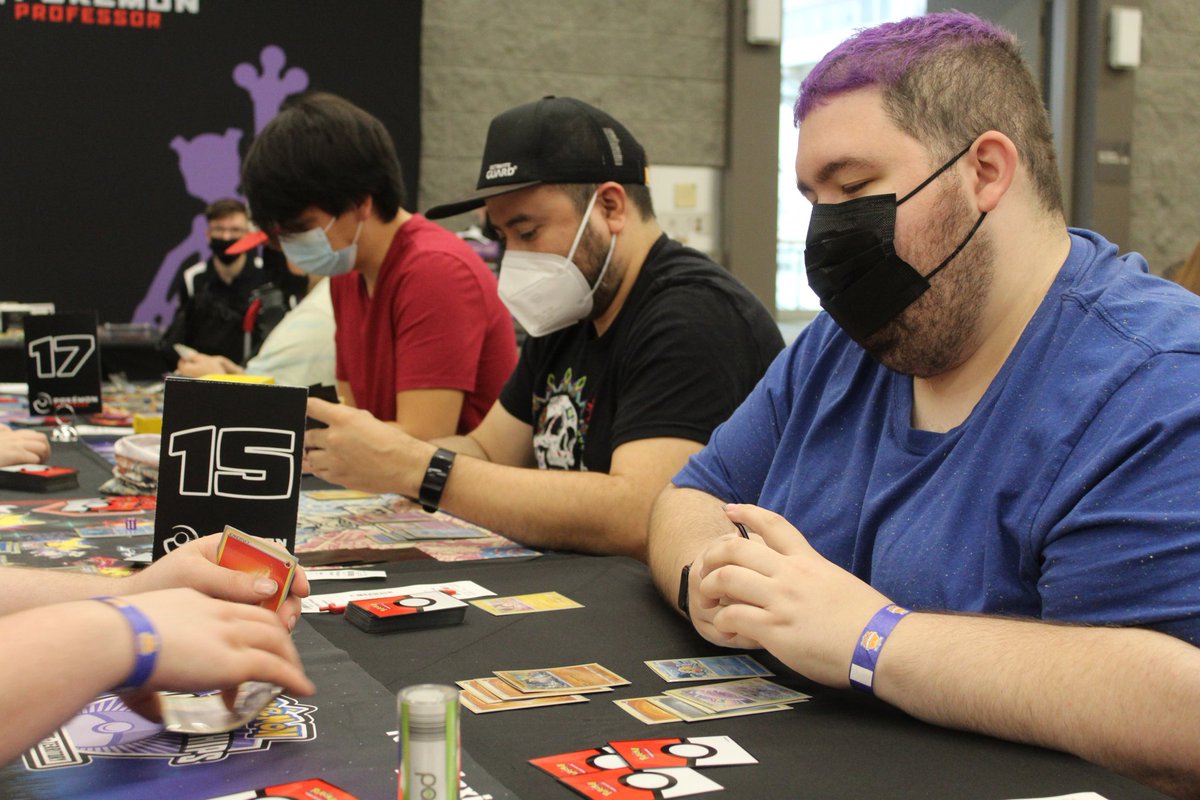 ParanoidOddish's tweet photo. Had an awesome time meeting a bunch of amazing #PlayPokemon Professors today. Looking forward to seeing the team in action tomorrow :) ❤️🖤🤍 https://t.co/3iAq98JUmE