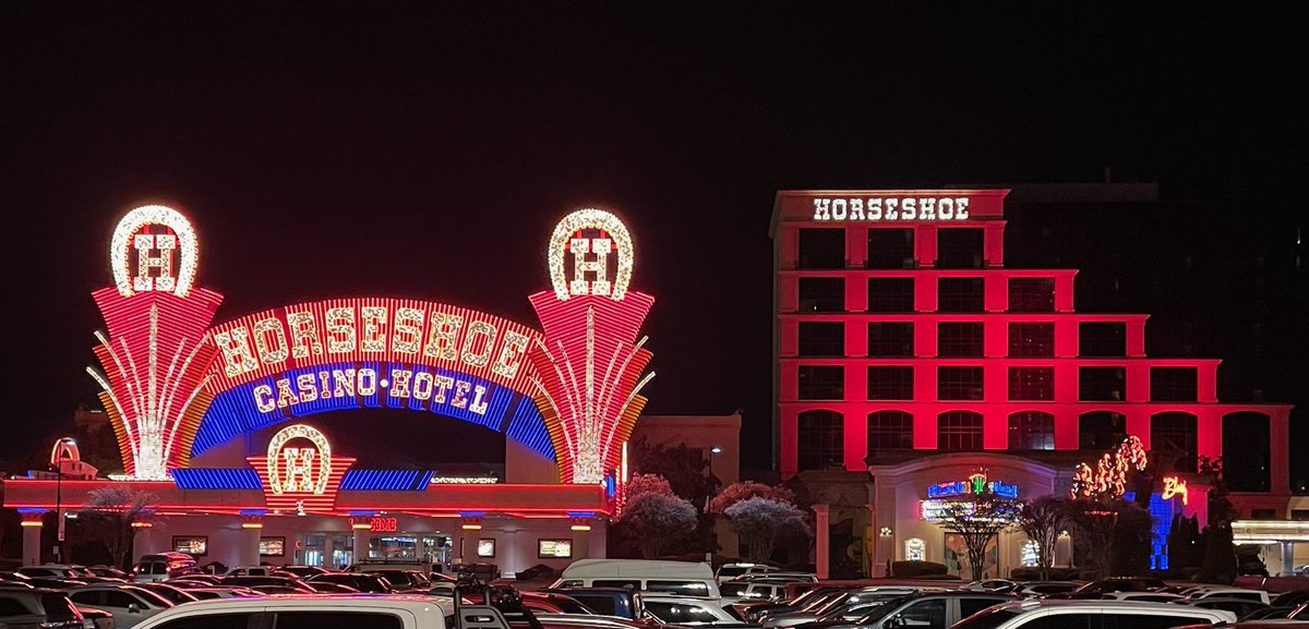 Horseshoetunica's tweet photo. We're all dressed in RED! Showing our support for the American Heart Association ❤ 

#MEMGORED #NWRD #HAVEAHEART https://t.co/2dOHHfca22