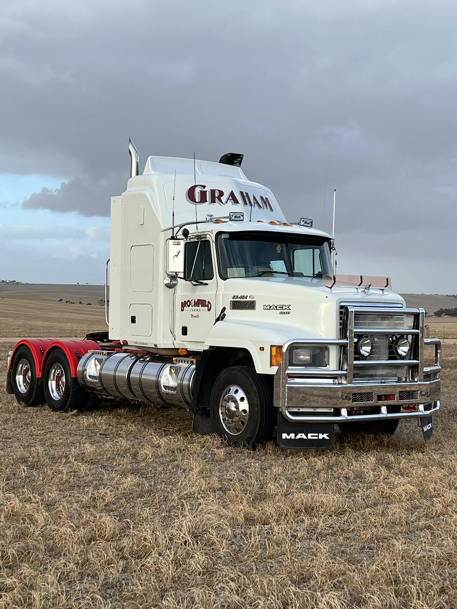 Luke Graham tweet media