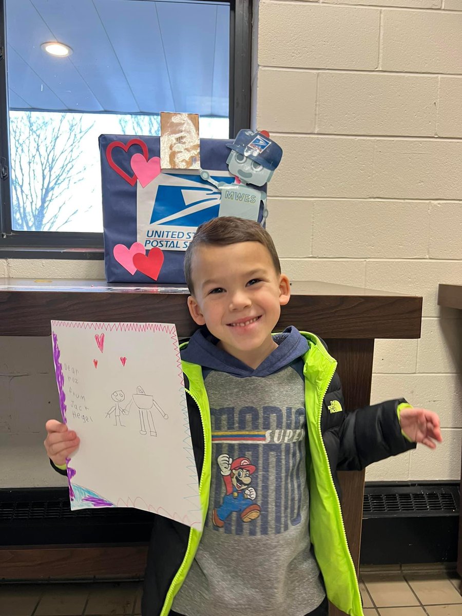 Jack brought a sweet little Valentine for everyone’s favorite robot! @MWESWildRobot