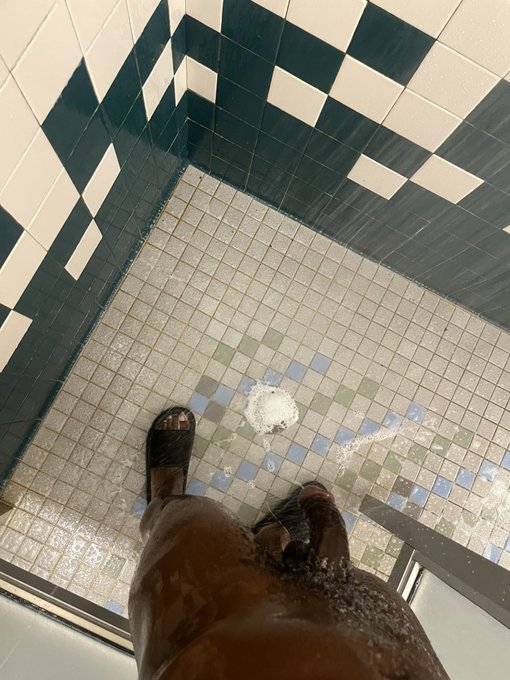 JC - Gym Shower 🍆 https://t.co/0532j39L2p