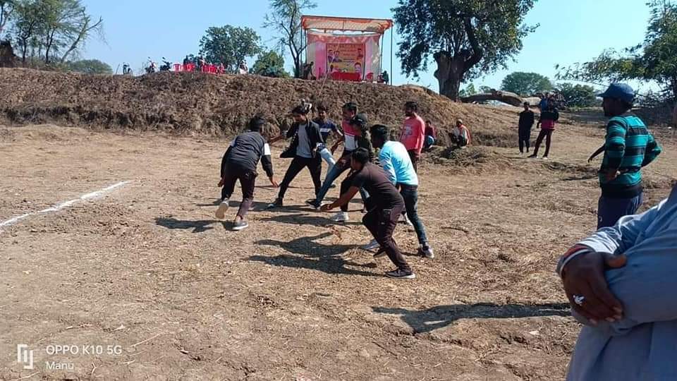 MPBJYM's tweet photo. #खेलेगा_मध्यप्रदेश 
भारतीय जनता युवा मोर्चा मध्यप्रदेश के वृहद "खेलेगा मध्यप्रदेश" कार्यक्रम के अंतर्गत जिला पन्ना के युवा मोर्चा मंडल - धरमपुर द्वारा खेलेगा मध्यप्रदेश अभियान निमित्त कबड्डी  खो -खो   प्रतियोगिता का आयोजन किया गया !!
@vaibhavpawarmp https://t.co/SNk4kmDPtw