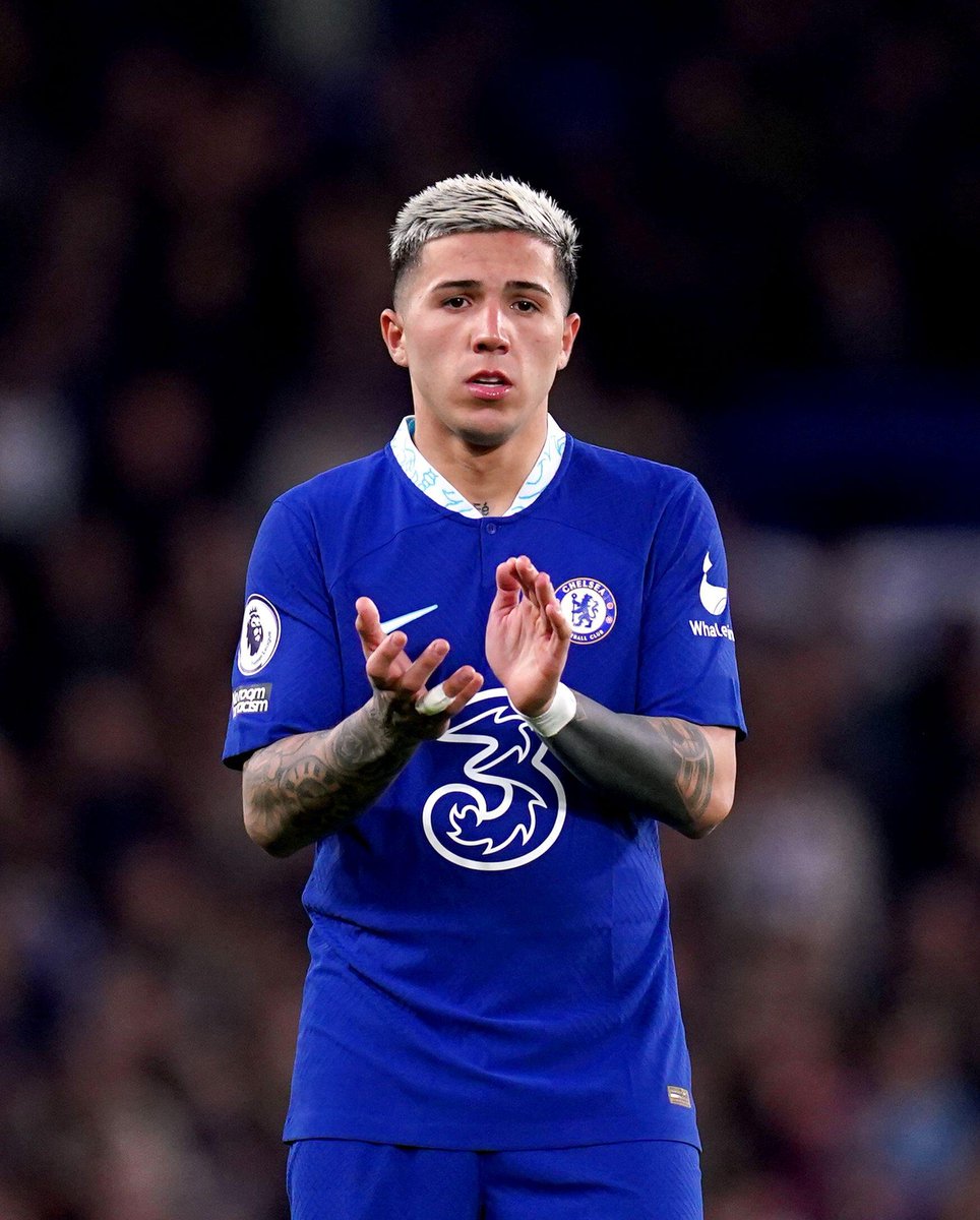 A solid debut 👊🏻

Here's Enzo Fernandez's gane in numbers vs Fulham:

100% aerial duels won 
96 touches
85% pass accuracy 
10 ball recoveries 
8/11 ground duels won
6/8 tackles won  
6/7 long balls completed 
3 clearances 
1 key pass

Promising 👌🏻

#CFC #CheFul #ChelseaIndia