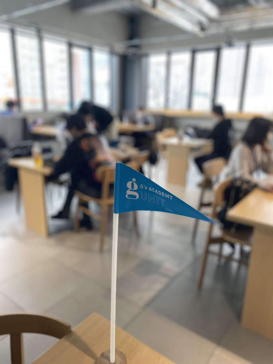 maaachiko3's tweet photo. 5期生の皆さん、本日はいよいよ最終講義です！
ここからは自分のアイデアを形にしていく卒業制作期間🙋‍♀️
プログラミング漬けの日々はまだ続きます！！
引き続き頑張っていきましょう〜🔥

#エンジニア
#起業家
#コミュニティ
#ジーズアカデミー
#ジーズ
#札幌
#北海道からセカイを変えるＧＥＥＫたち https://t.co/0a10AxwMiA