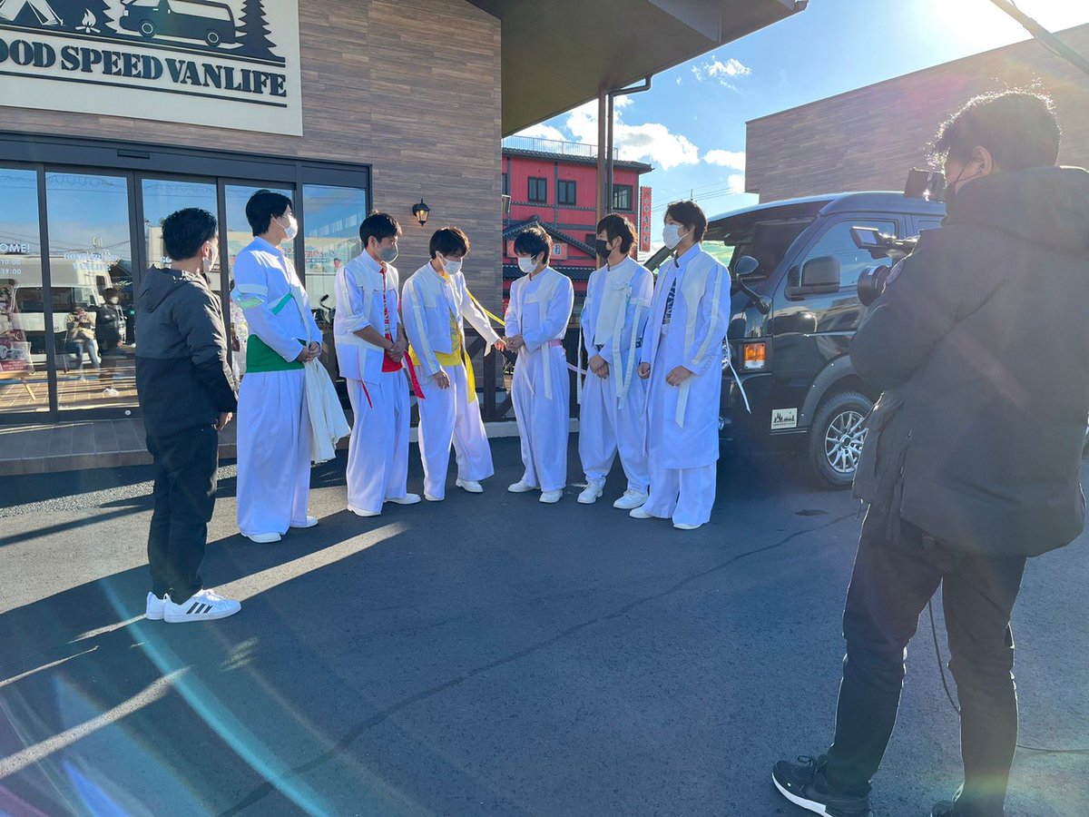 BOYMENPARK's tweet image. ボイメン☆パーク

#ボイメンパークカー の
説明しっかり受けました👂✨

この車を町中でみかけたら…

追っかけたりせず
#GOODSPEED
#ボイメンパークカー 発見‼️

ってツイートしてください☺️