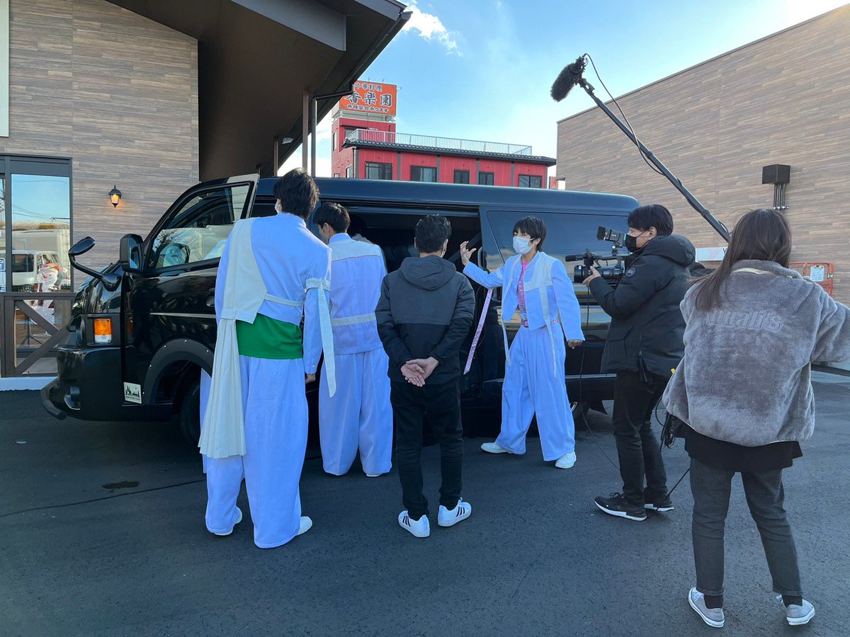 BOYMENPARK's tweet image. ボイメン☆パーク

#ボイメンパークカー の
説明しっかり受けました👂✨

この車を町中でみかけたら…

追っかけたりせず
#GOODSPEED
#ボイメンパークカー 発見‼️

ってツイートしてください☺️