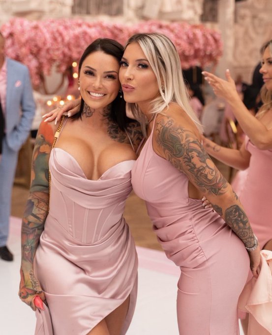 My bestie loos her Twitter go add her new one @14MariePoppins https://t.co/73os7ek13J<a href="/tag/tattoo"class="tags"><span>#tattoo</span></a><a href="/tag/tattoedwomen"class="tags"><span>#tattoedwomen</span></a><a href="/tag/tattoedgirls"class="tags"><span>#tattoedgirls</span></a><a href="/tag/tattoocolour"class="tags"><span>#tattoocolour</span></a>