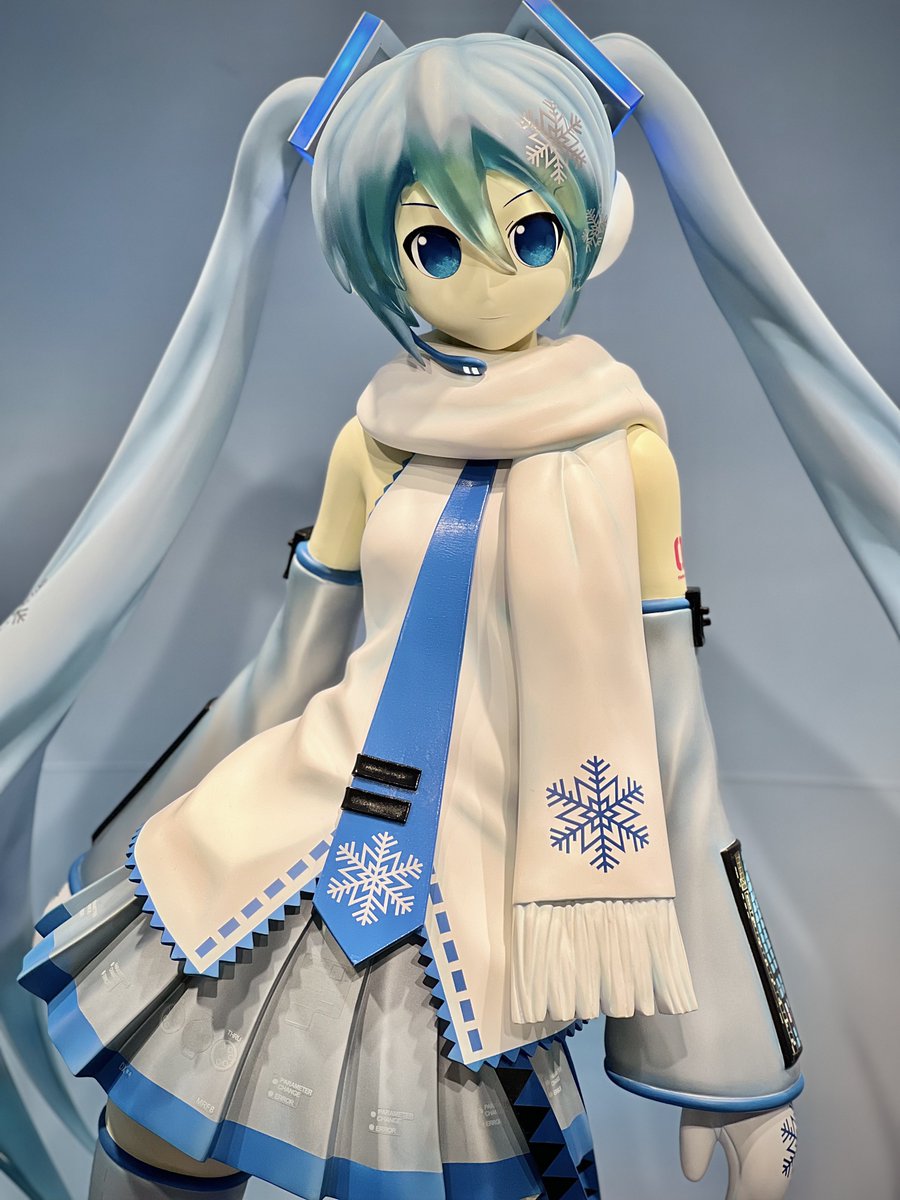 初音ミク ,雪ミク 「等身大雪ミクさん! 」|bbbbitのイラスト