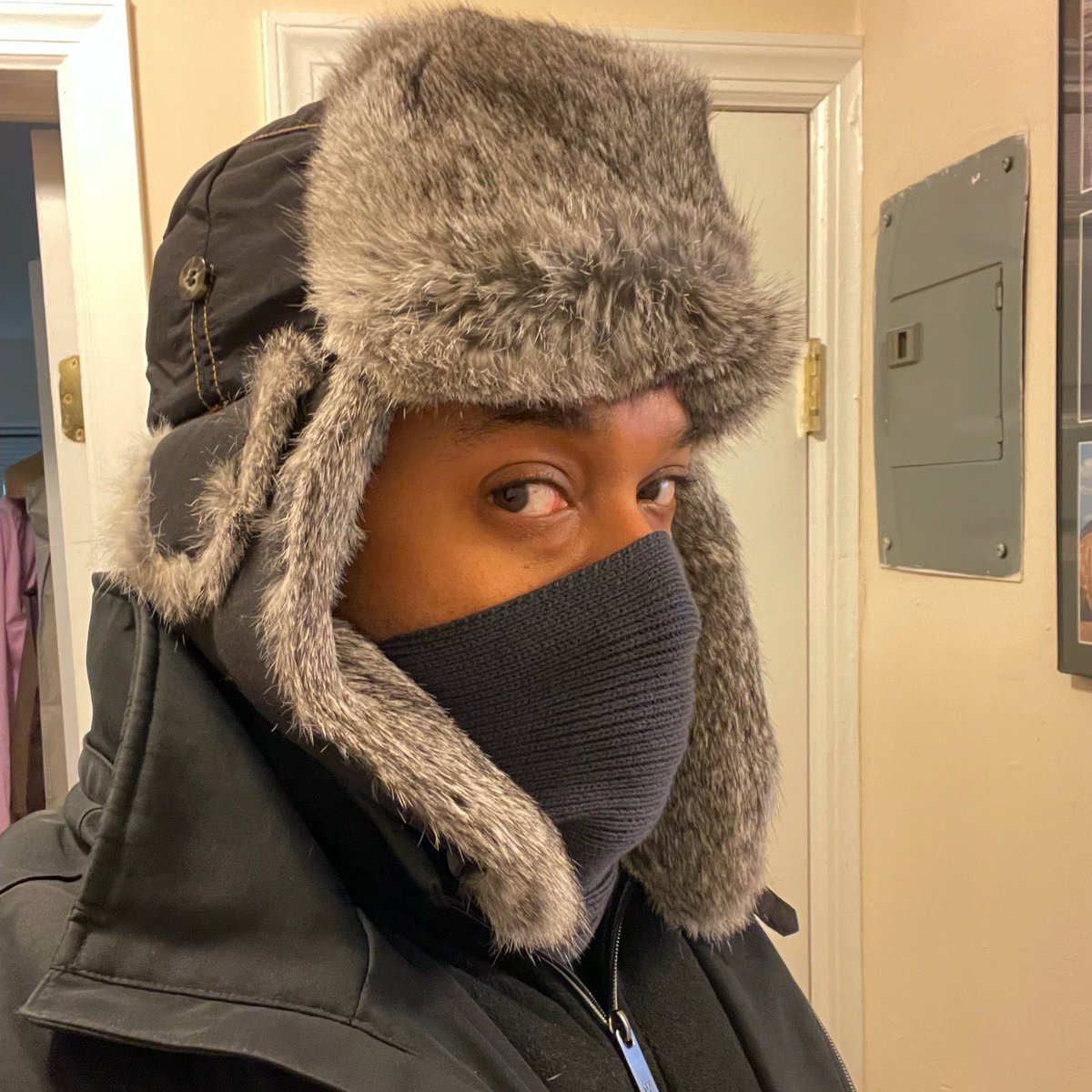 AddisonGreenWX's tweet photo. “I’m off to the store. Need anything?”
🥶🥶🥶 I haven’t broken this hat out since my Minnesota days but having to head up to CT, with sub zero temps, gusts over 40 mph and -25 wind chills, had me digging it out.
#arcticblast #trapperhat #aviatorhat https://t.co/n7coQnIpZv