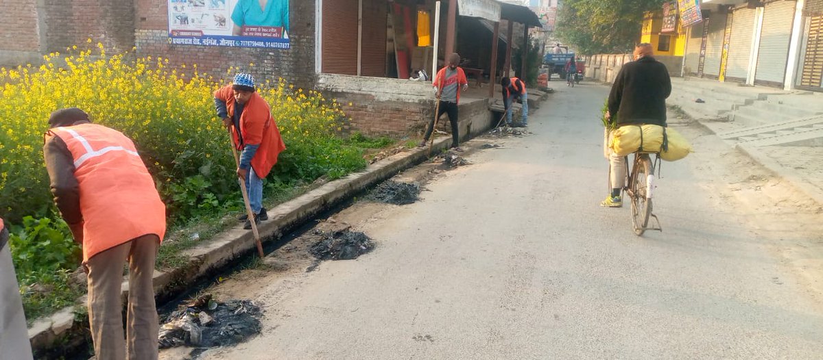 हैप्पी मॉडल रोड पर विशेष सफाई अभियान चलाकर नालियों का सफाई कार्य #SwachhSurvekshan 2023
#Swachh bharat mission
#Swachh UP Sashakt UP
#Nagarvikasvibhag #GoodGoverence