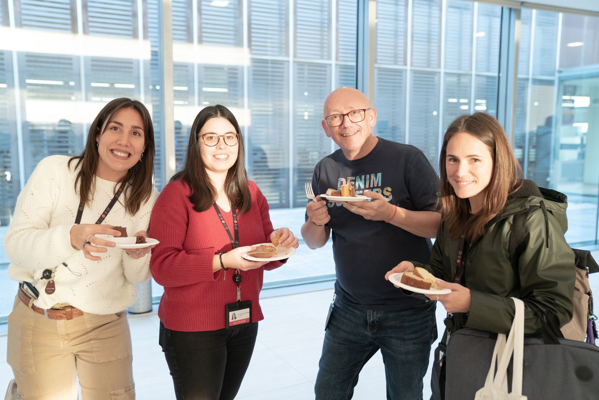Zitrogames's tweet photo. Join us in honoring #WorldCancerDay! Zitro is committed to making a positive impact, and in honor of those affected, our #ZitroTeam has baked delicious homemade cakes for sale🍰, where all benefits have gone to support the Spanish Association against Cancer. 🙏

#ZitroSolidaria https://t.co/WgID0UhRDQ