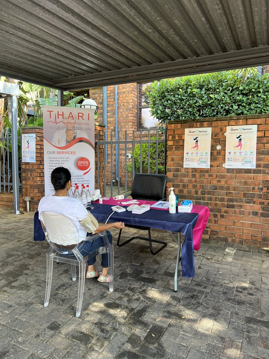 dr_lovelee's tweet photo. We are within!! Pull through &amp; get *FREE!!* screen testing for:

-Prostate PSA (men)
-Blood pressure
-Cholesterol 
-Sugar
-HIV

+VITALITY for points

+ Podiatrist &amp;Specialist Paed ENT on site for FREE screenings!!

📍: 687 Ostrich rd, Bromhof

☎️: 0117926041 for more details https://t.co/5JVeuQUSen