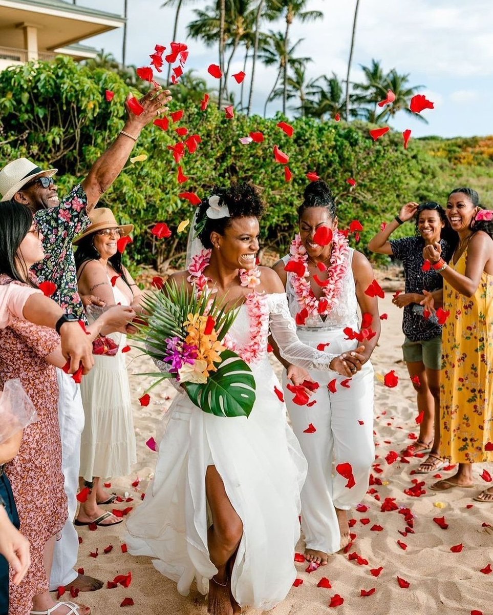 HOLAAfrica's tweet photo. #HOLAAthreadz: Some queer 🤎 for your timeline. Courtesy of I.G queer_afrology and @BrideNavy
#Queer #Love #LoveIsLove #wedding https://t.co/WhxU8rgPNL