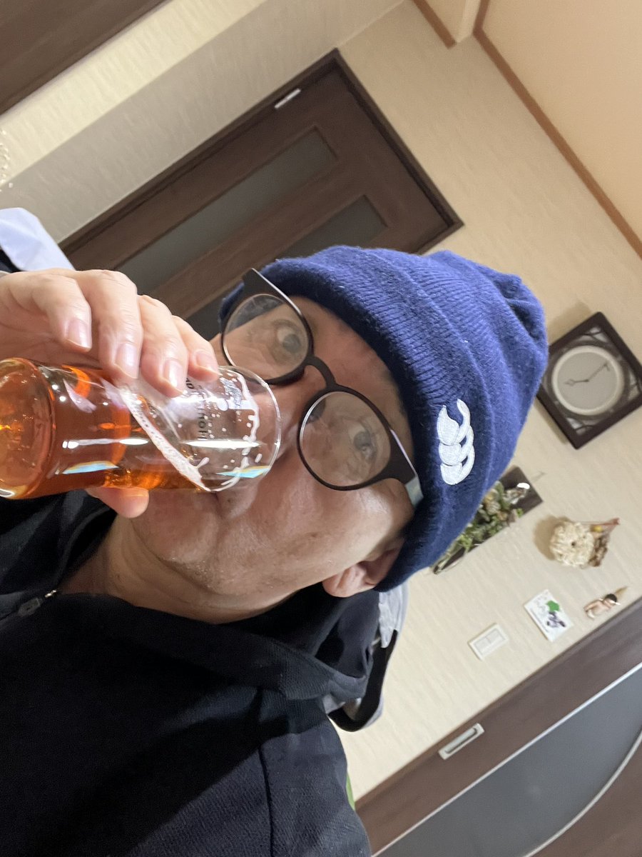 tanakatoga's tweet image. 新しくオープンしたクラフトビール。NAT.BREW
利賀のクロモジテイスト。
美味しい。
#NATBREW
#inami