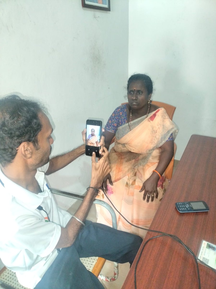 MadhanKumarKpt's tweet photo. PMJAY Camp at Panchatat Office Kumpinipet Village Melpaakam Panchayat Ranipet dist.  @csc_south https://t.co/SYUgGGmioF