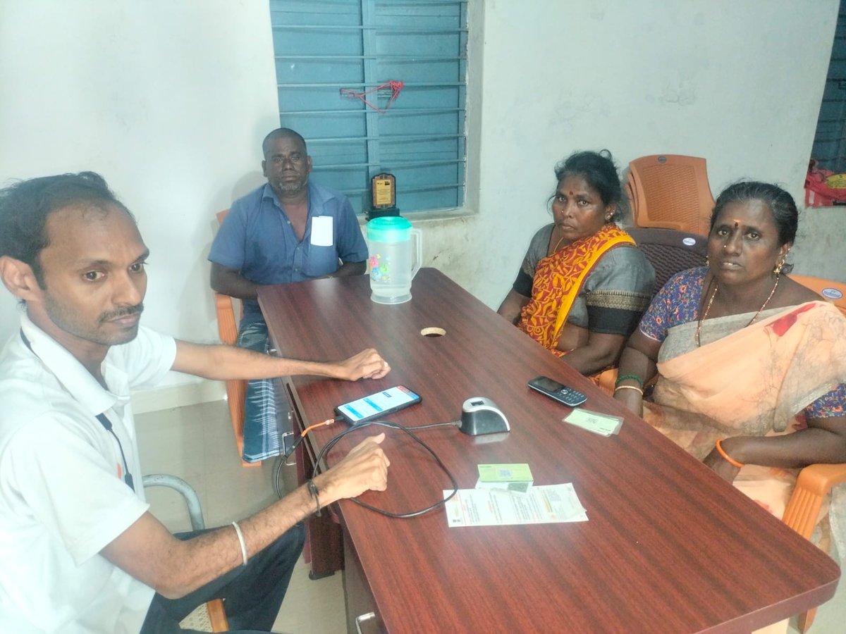 MadhanKumarKpt's tweet photo. PMJAY Camp at Panchatat Office Kumpinipet Village Melpaakam Panchayat Ranipet dist.  @csc_south https://t.co/SYUgGGmioF