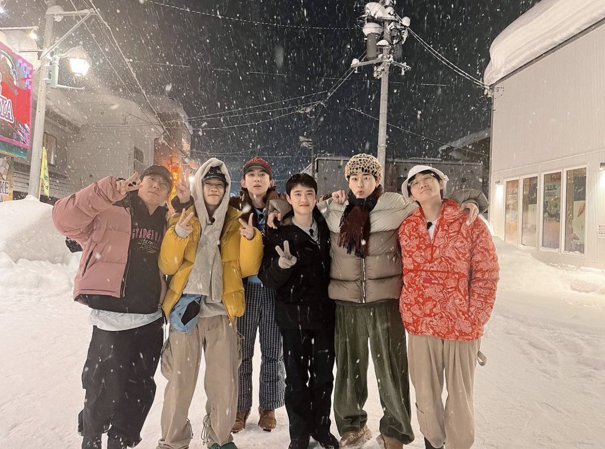 kokokbop's tweet photo. KYUNGSOO Photo update!! 🥹 With the cast of <No Math School Trip>!❄️ https://t.co/h2qEDbwywG