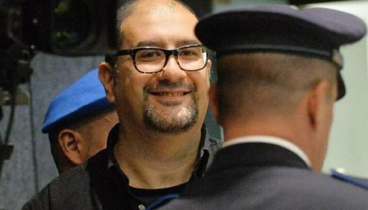 Beccapress_'s tweet photo. #Cospito il Cicciobombo amico del Pd,continua la battaglia contro il 41 bis. https://t.co/5HIpBF3jIp