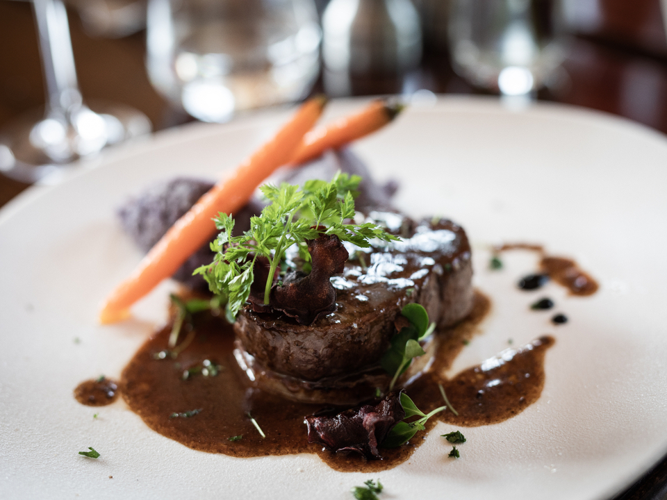 Filet de boeuf
Le plat qui permet de passer l'hiver! 
#genevafood #labelotterestaurantcologny #labelotte #labelotterestaurant #restaurantsgeneve #miam #filetdeboeuf #vianderouge #restogeneve #boeuf #restaurant #genevafoodstories #viande #geneve #whattodoingeneva #restaurant #happ