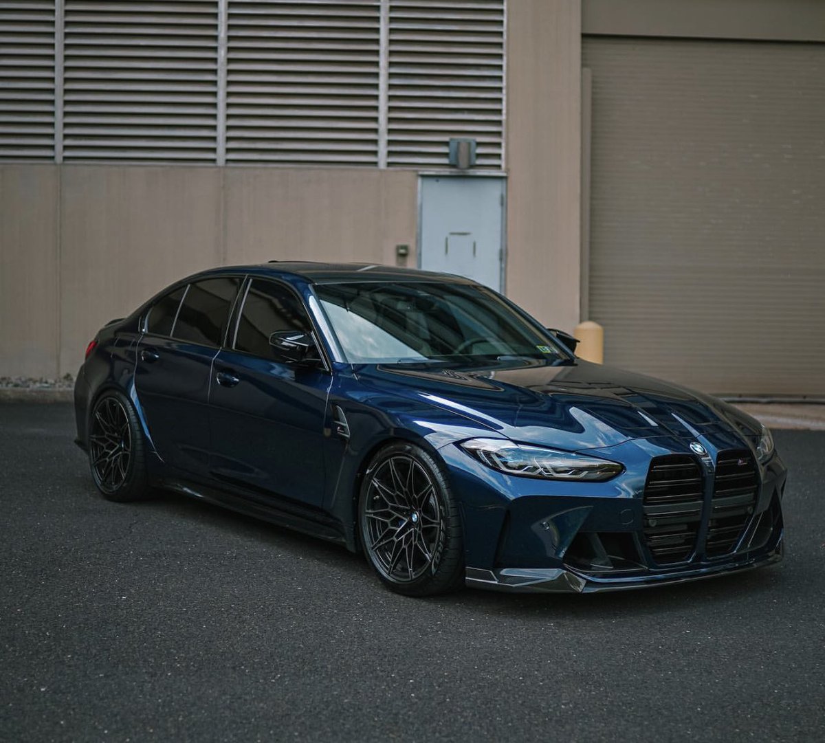 carpxrnpicx's tweet photo. BMW M3 Competition https://t.co/jh6ynpJjAH