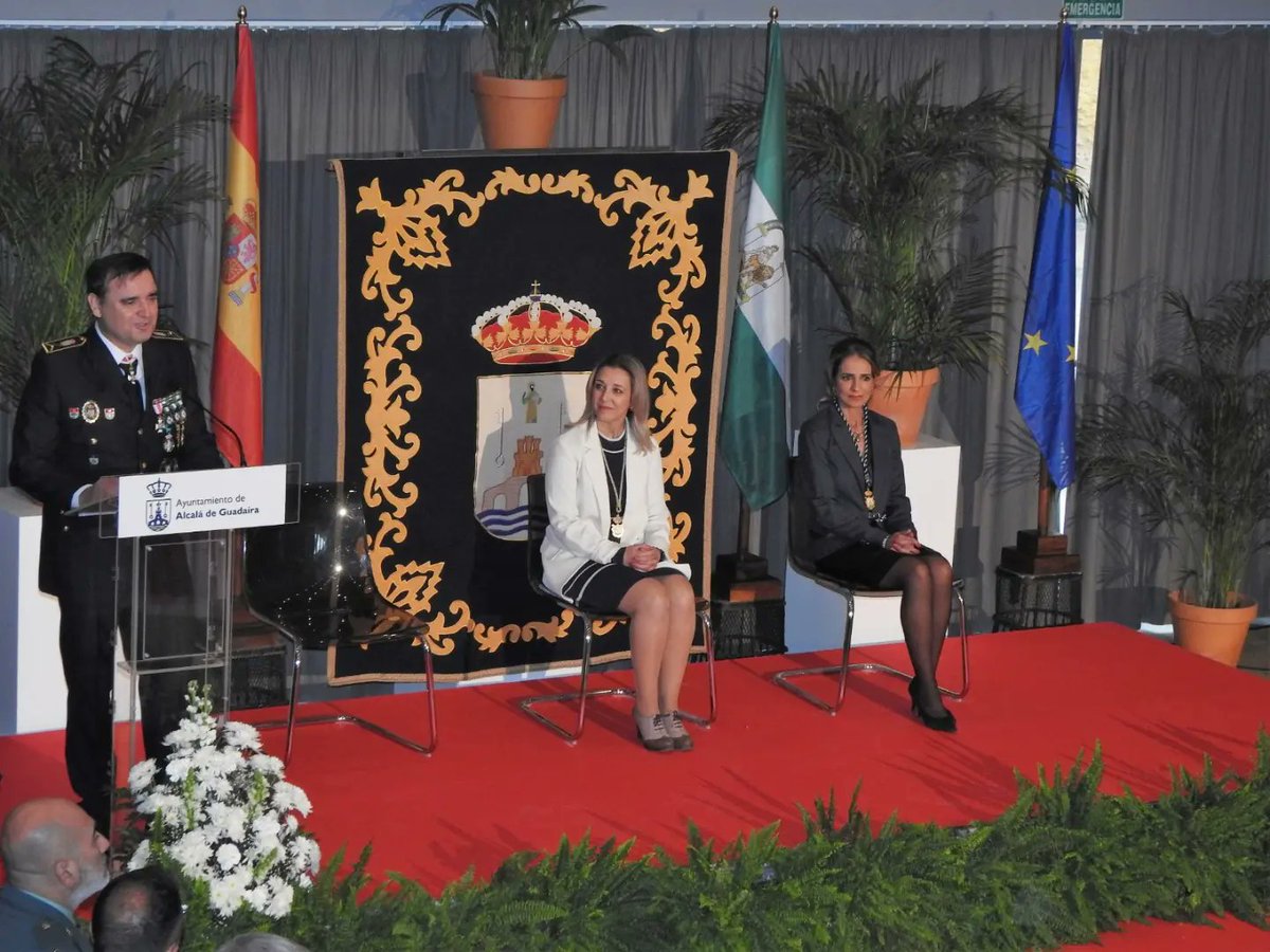 Celebramos el día de la Policía Local de Alcalá. Un día especial para todos, de reconocimientos y de convivencia, en el que la emoción vivida permanecerá en nuestros corazones. Un homenaje que hemos disfrutado en familia. Enhorabuena equipo, orgullosa de ser vuestra delegada.