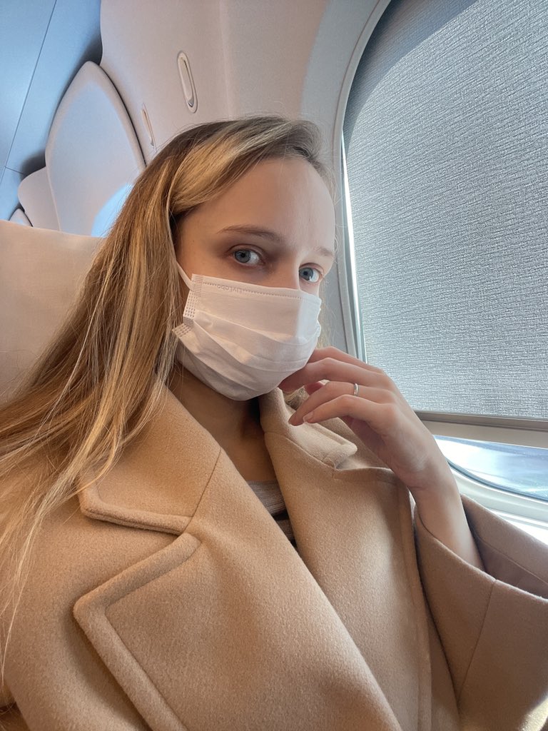 MOCHAx0524's tweet photo. 広告撮影しに神戸へ🚄 https://t.co/gvmN7nQodq
