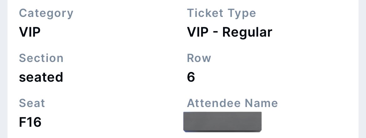 junggian's tweet photo. Males bgt sih yg dpt photogroup row 1-5 doang sedangkan w row 6. Diskriminasi buat casual fans nih memang padahal udh yakin bgt standby dr detik pertama pas ticket war~~ https://t.co/o5PPDVzRME