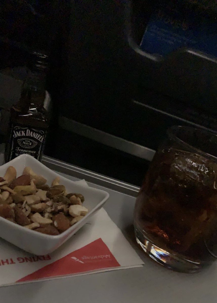 singtuhme's tweet photo. Quick trip to clear my mental #Firstclassy #Littlemissredeye✈️ https://t.co/ms4cqLLoiZ