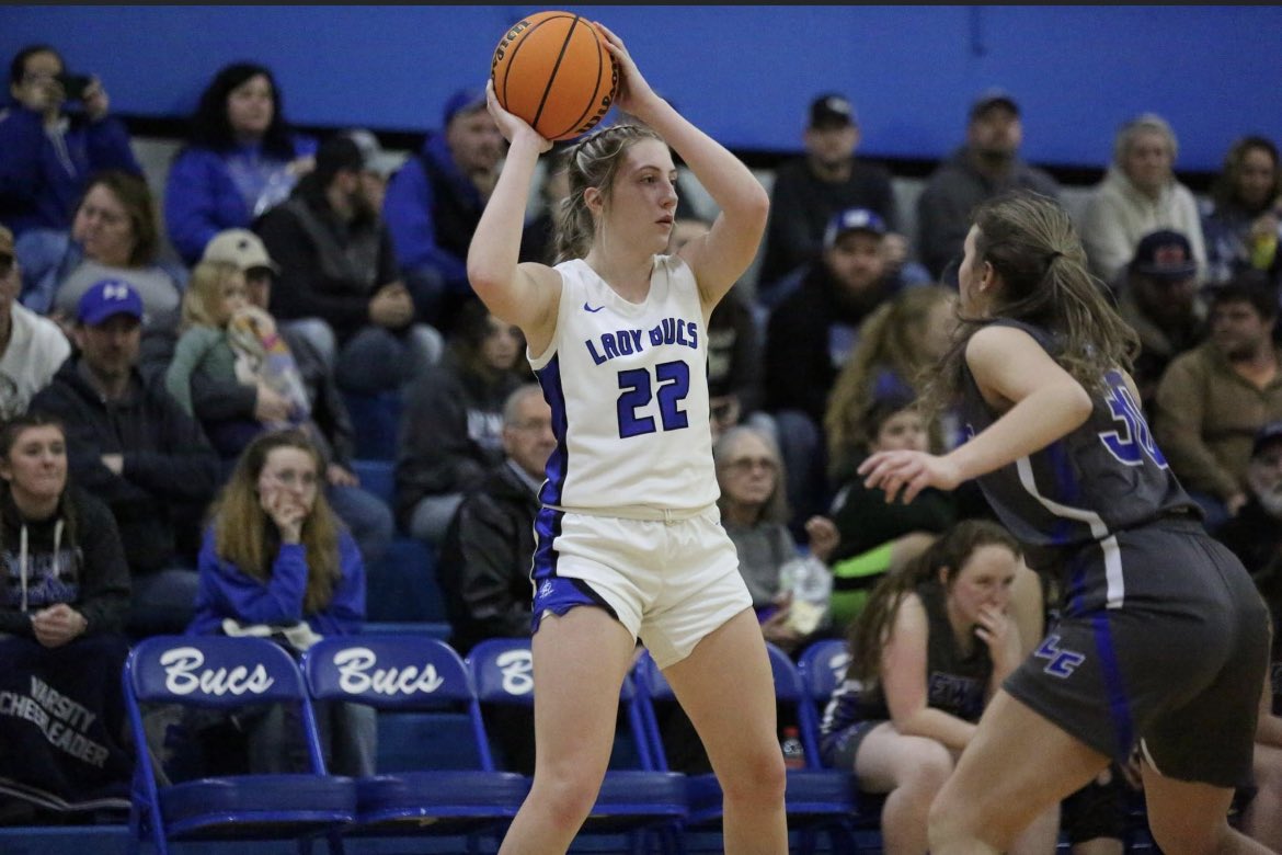 alyssaabel22's tweet photo. Had a great team win tonight against Lewis! Super proud of my team❤️@KennaMaxwell10 @ParkeGabby @kendal25630072 @hodge_hodgenay @_kyndaldavis https://t.co/2ktVg655RZ