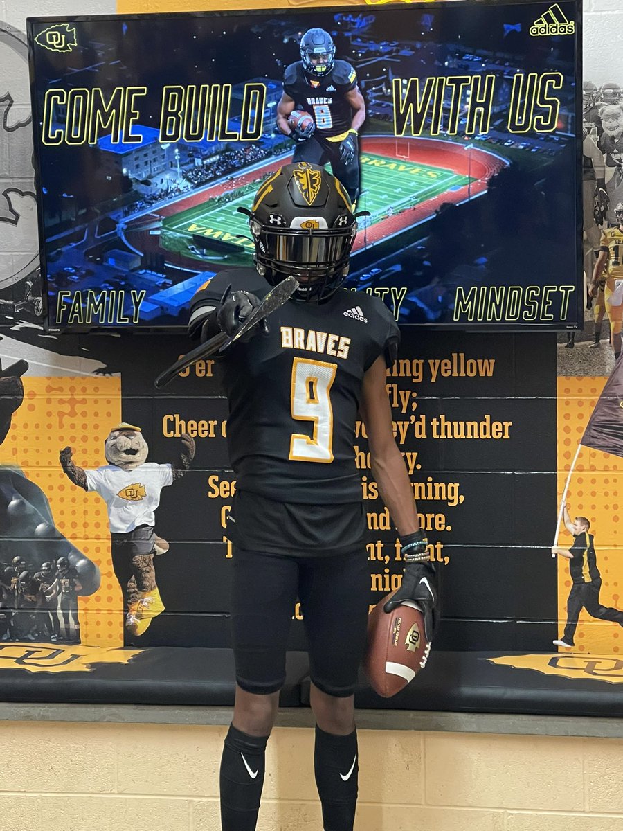 Had a great time at my official visit to Ottawa⚫️🟡thank for the opportunity!!! <a href="/CoachHennes/">Tyler Hennes</a> <a href="/CoachNickDavis/">Nick Davis</a>