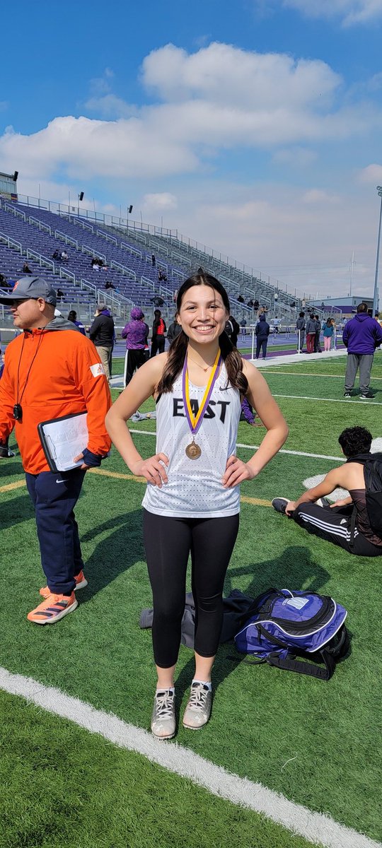 There were lots of points scored today, but these 2 girls were medalists today as Téa got 3rd place in the 800m and Daniela finished 3rd in the 100m Hurdles at the Bobby Morrow relays in San Benito today. Way to start the season!