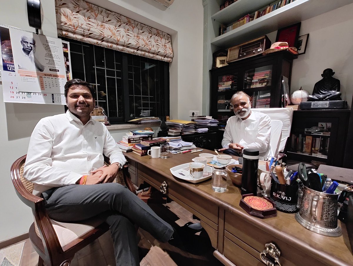 ashutosh0790's tweet photo. मिलना उसी का नाम है जो फुर्सत से मिले
It's my Pleasure to Tea with @ipsvijrk sir ❤️ my energy booster https://t.co/drn2ICiobJ
