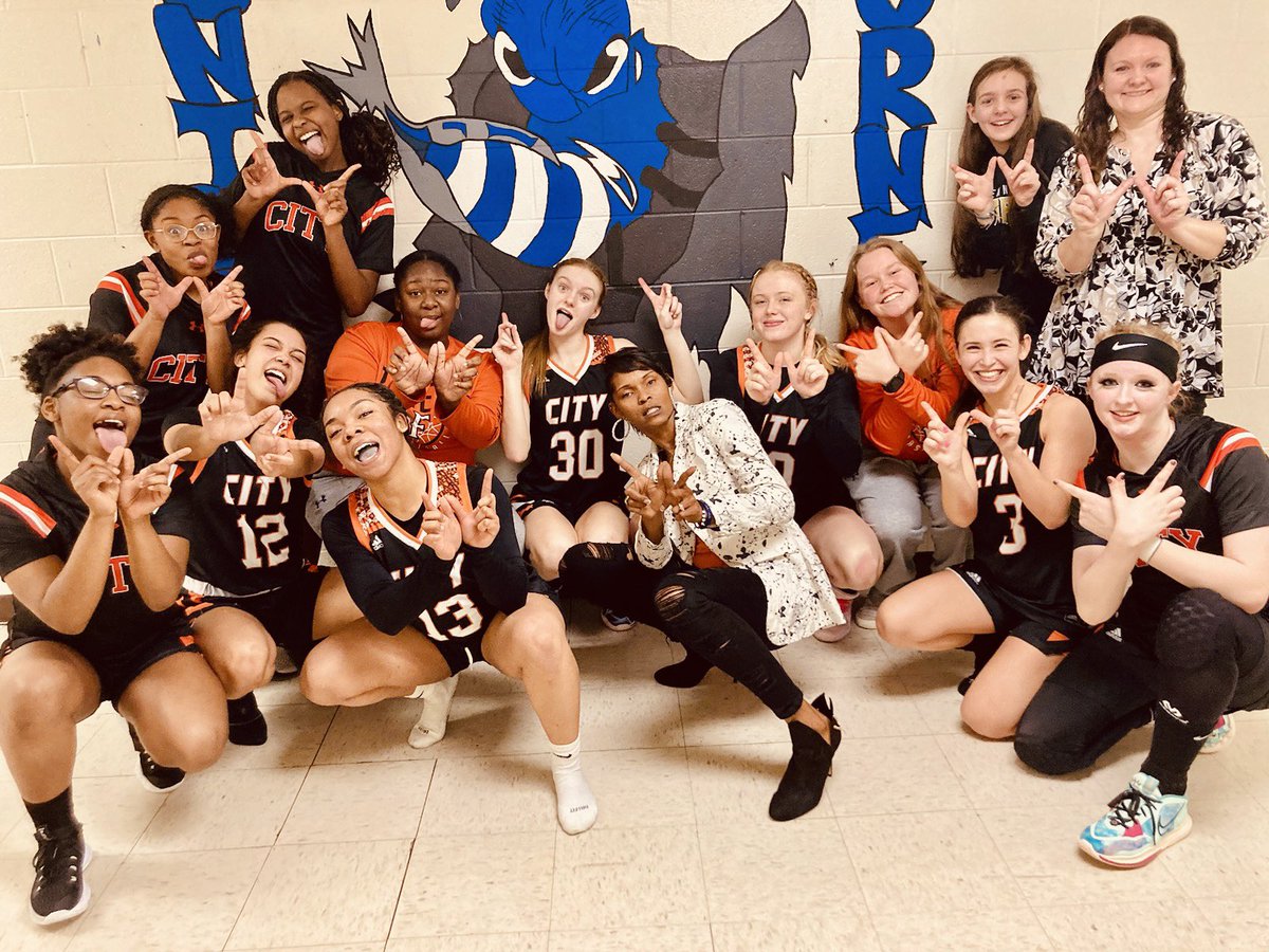 🏀🖤🧡 Fayetteville Lady Tigers defeat Huntland for first time in school history 50-42 in OT!!!!!