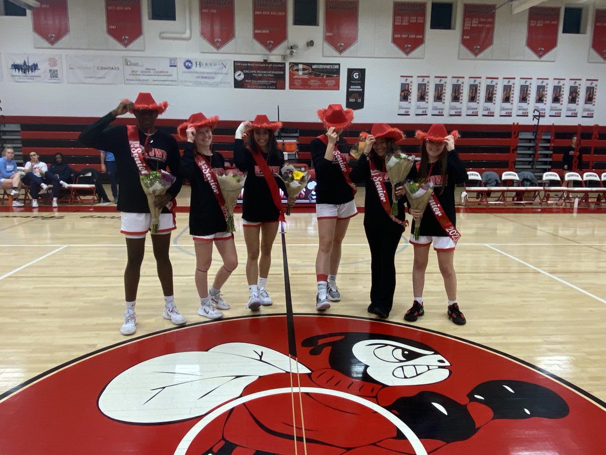 Herndon Girls Basketball 🏀 with the Senior Night Victory over Marshall.  Great night to be a Hornet!!!  🤠
