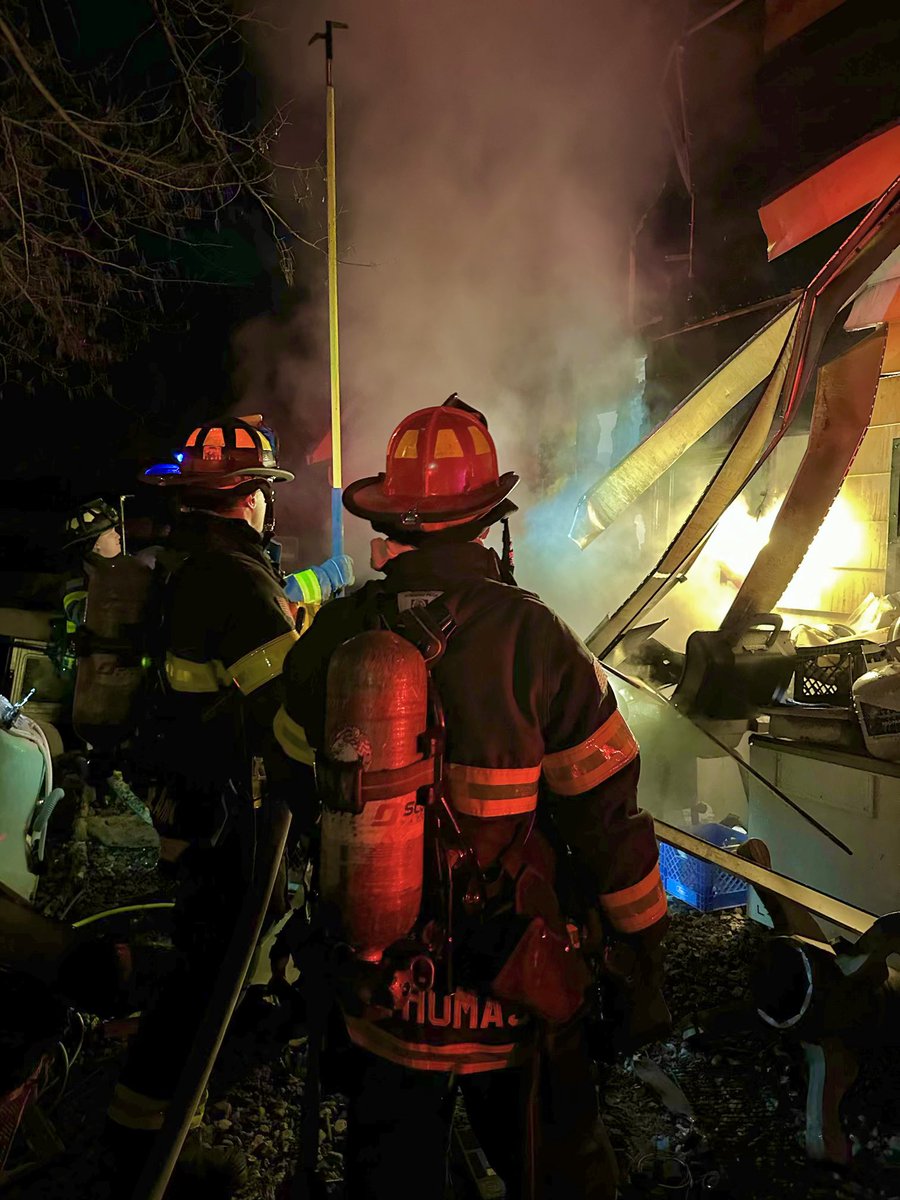 Decaturtwpfire's tweet photo. 10:20 p.m. - DTFD and @PlainfieldFire1 Fire Territory responded to a residence fire in the 8700 block of Camby Rd. The first arriving crews found smoke coming from the exterior of the residence. The fire was quickly extinguished and there were no injuries. #PracticeYourEscapePlan https://t.co/x3j7dZcAvw