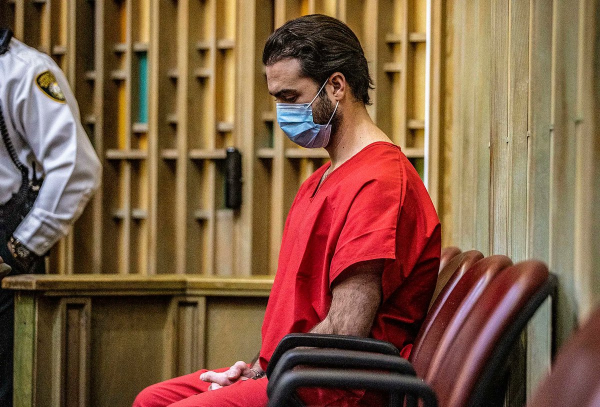 lopezdoriga's tweet photo. La sentencia contra Pablo Lyle: cinco años de cárcel y ocho más de libertad condicional, además de horas de servicio comunitario y de capacitación en manejo de resolución de conflicto y rabia

https://t.co/YkiB96KFYX https://t.co/tvA5jNJJll