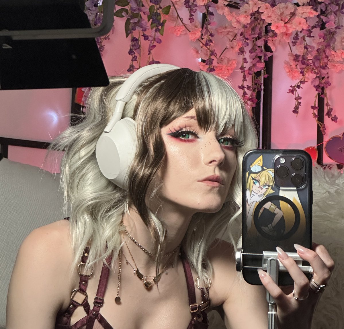 Kawaiiqueen ⮕ KATSUCON on Twitter: "Selfuiiiiii"